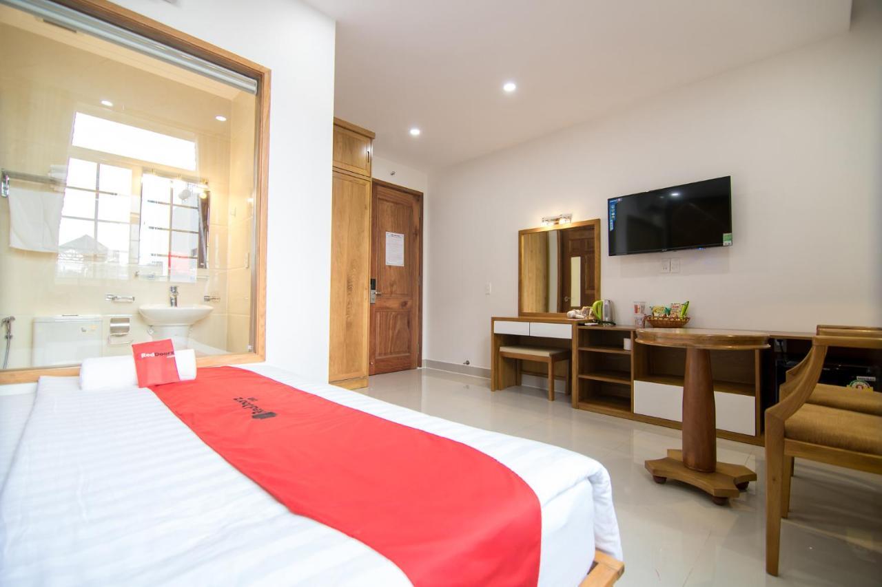 Reddoorz Plus Near Lotte Mart Cong Hoa Хошимин Экстерьер фото