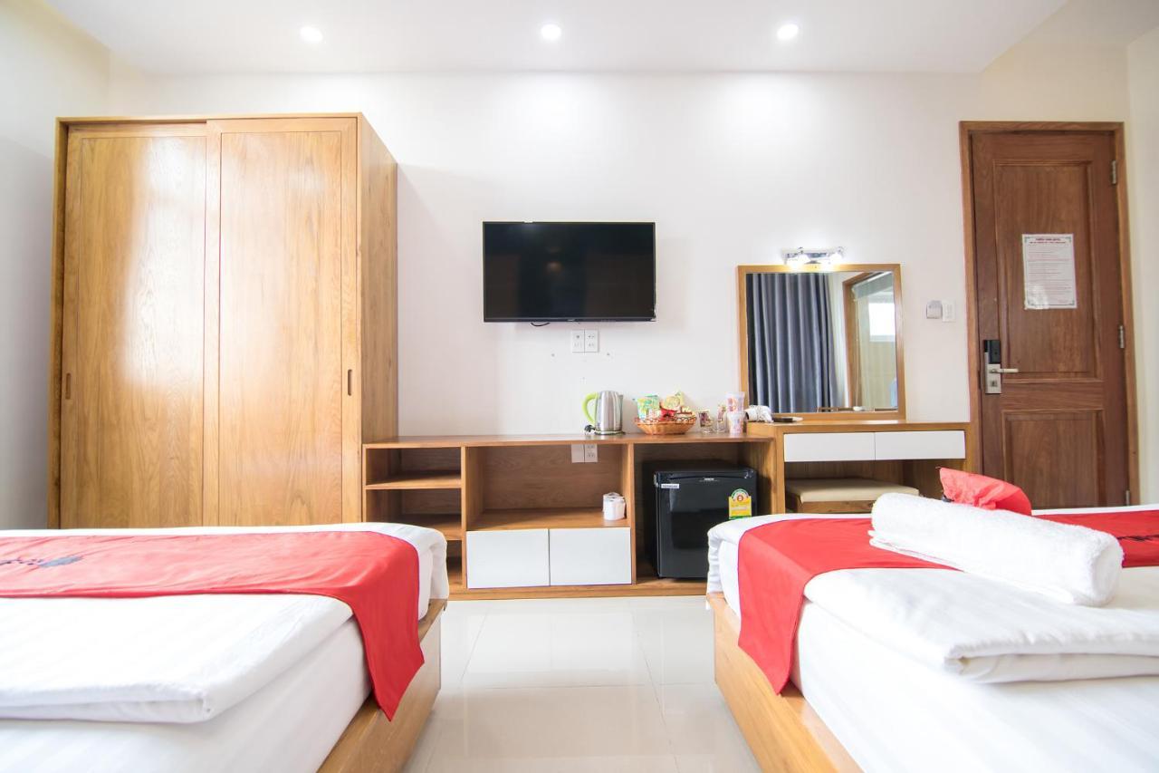 Reddoorz Plus Near Lotte Mart Cong Hoa Хошимин Экстерьер фото