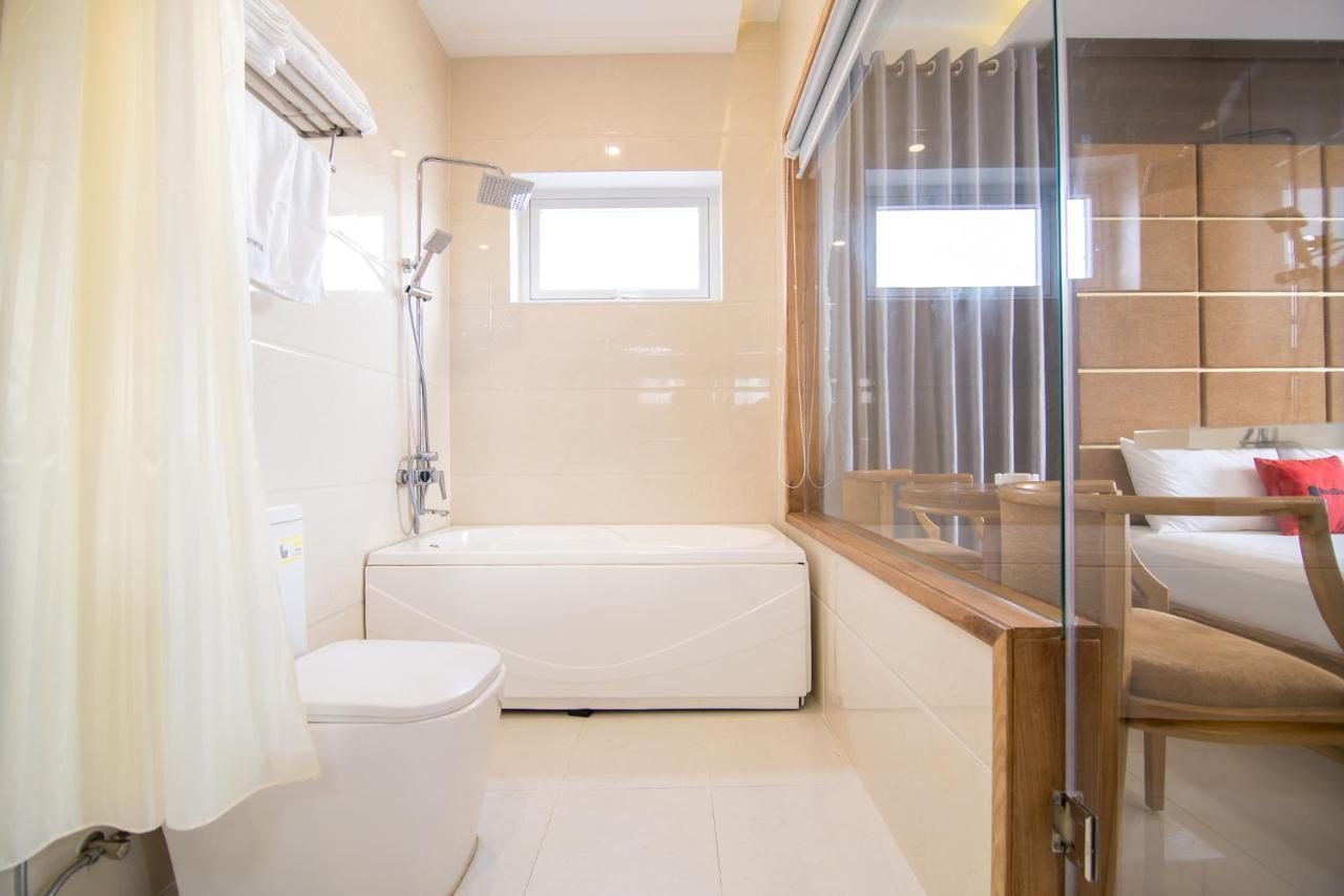 Reddoorz Plus Near Lotte Mart Cong Hoa Хошимин Экстерьер фото