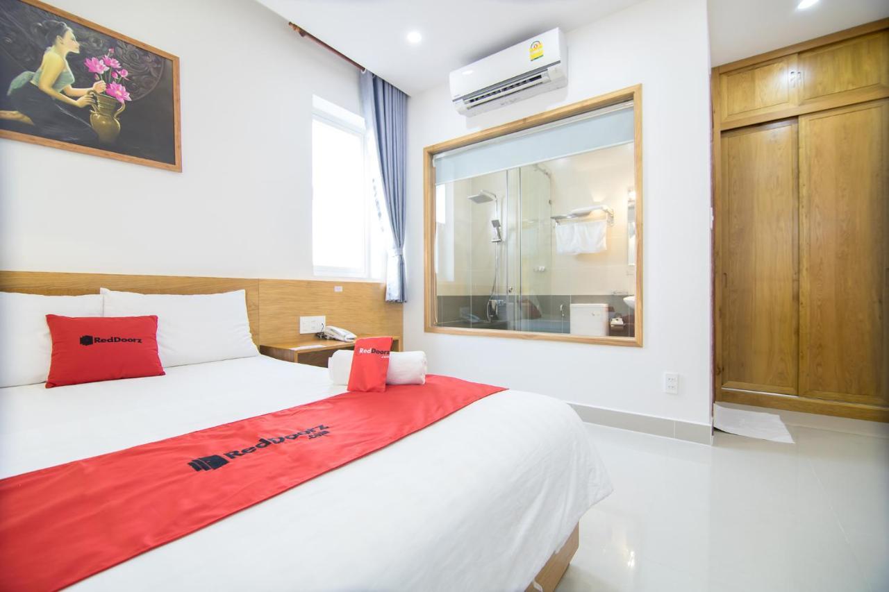 Reddoorz Plus Near Lotte Mart Cong Hoa Хошимин Экстерьер фото