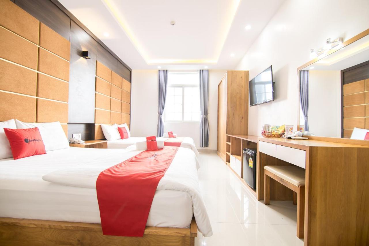 Reddoorz Plus Near Lotte Mart Cong Hoa Хошимин Экстерьер фото